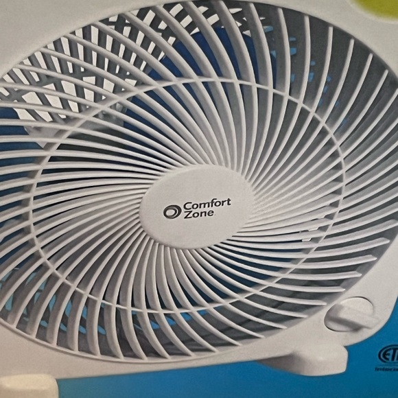 Comfort Zone 9” Electric Box Fan. - Picture 3 of 4